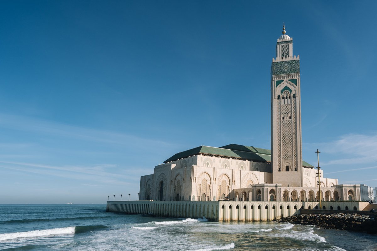 Visiter la Mosquée Hassan II à Casablanca : L’Expérience Ultime en Voiture de Luxe